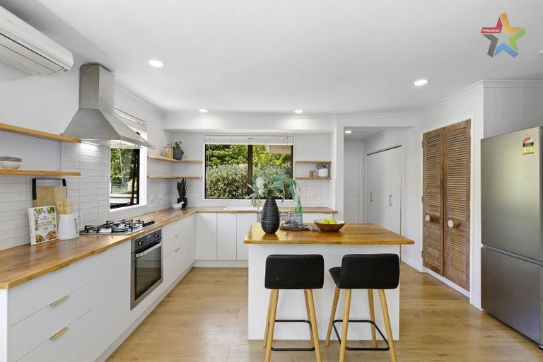 Photo of property in 9 Field Street, Silverstream, Upper Hutt, 5019