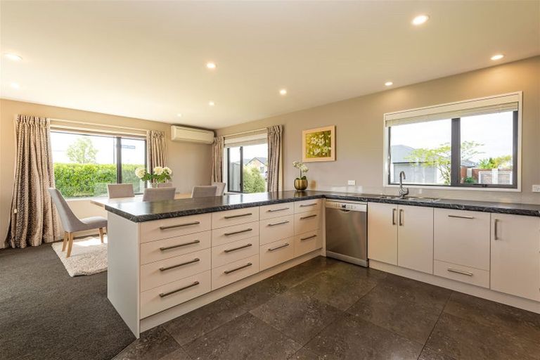 Photo of property in 17 Gosling Crescent, Halswell, Christchurch, 8025