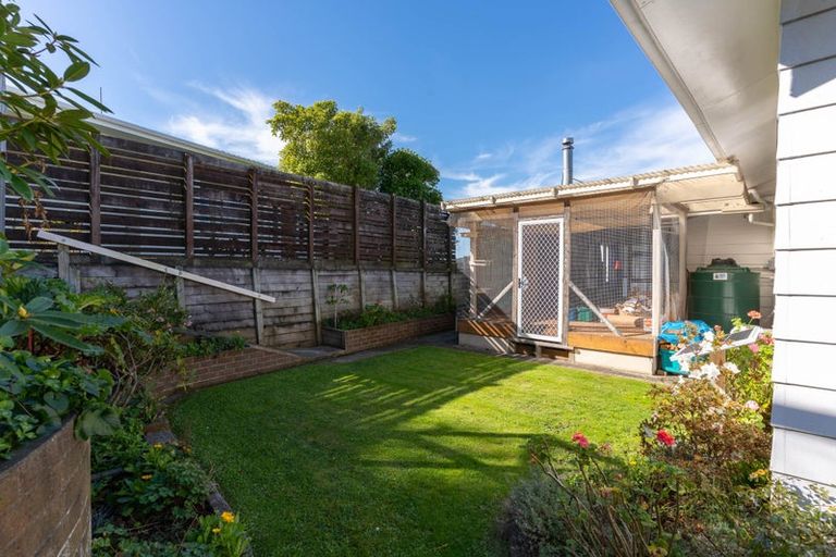 Photo of property in 64 Fyvie Avenue, Tawa, Wellington, 5028