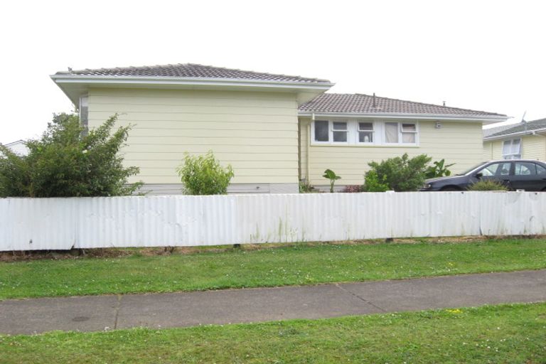 Photo of property in 49 Chingford Close, Mangere, Auckland, 2022