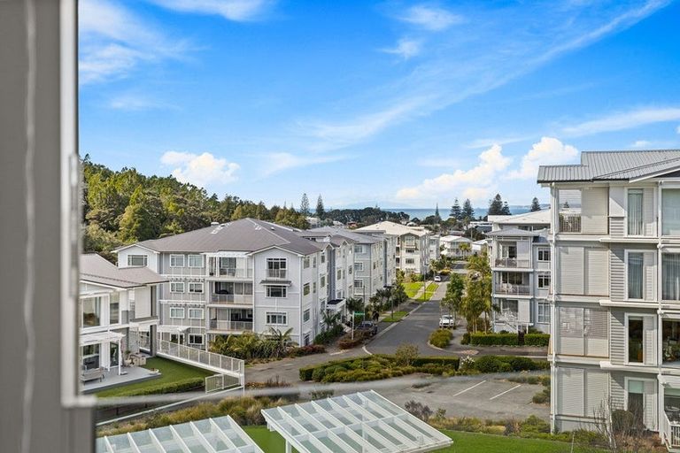 Photo of property in 170 Landmark Terrace, Orewa, 0931
