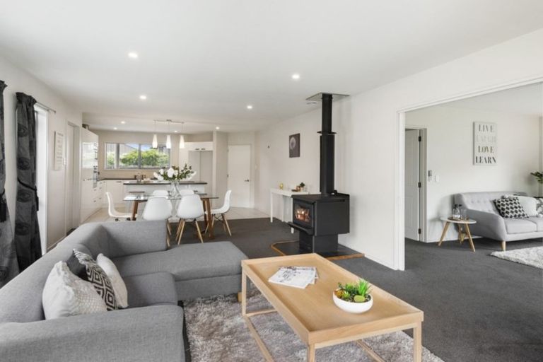 Photo of property in 7 Goodall Place, Redwood, Christchurch, 8051