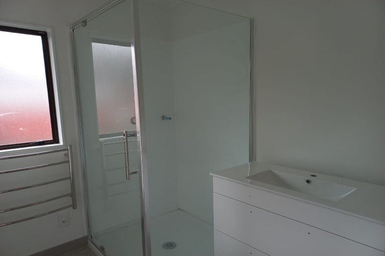 Photo of property in 5/37a Glengarry Road, Glen Eden, Auckland, 0602