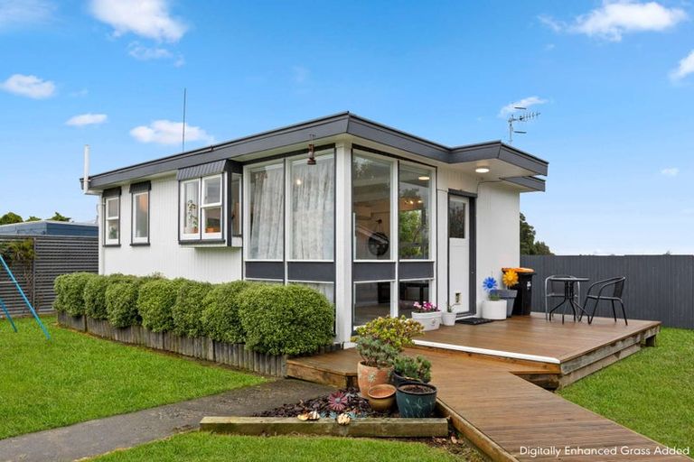 Photo of property in 33 Sutherland Crescent, Westbrook, Palmerston North, 4412