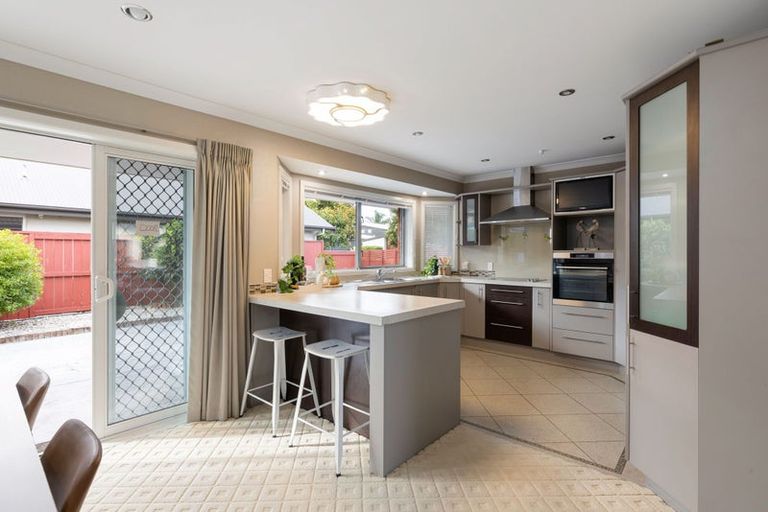 Photo of property in 28 The Esplanade, Huntington, Hamilton, 3210