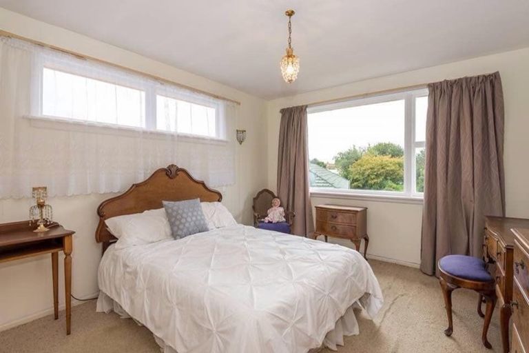 Photo of property in 16 Ilfracombe Place, Burnside, Christchurch, 8053