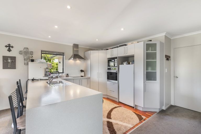 Photo of property in 12 Arthur Carwen Place, Pukekohe, 2120