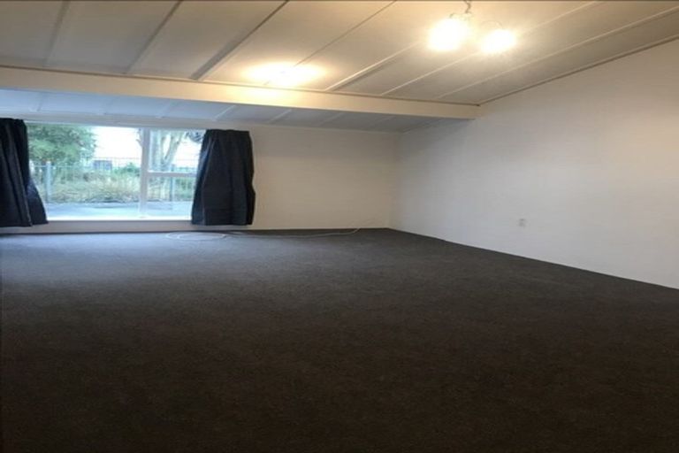 Photo of property in 1/12 Mcfaddens Road, St Albans, Christchurch, 8052