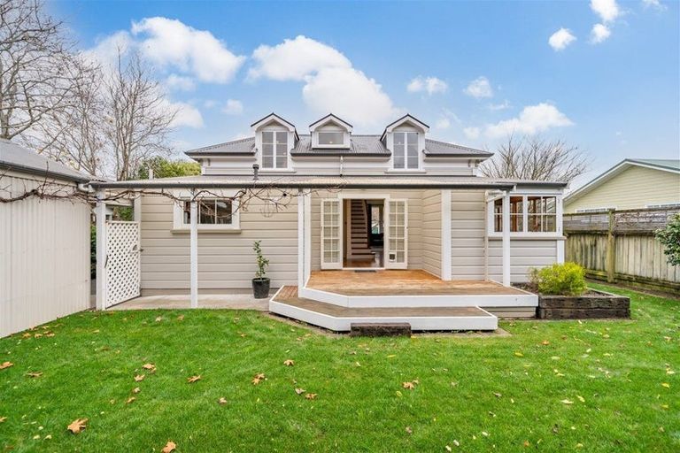 Photo of property in 6 Phar Lap Grove, Trentham, Upper Hutt, 5018