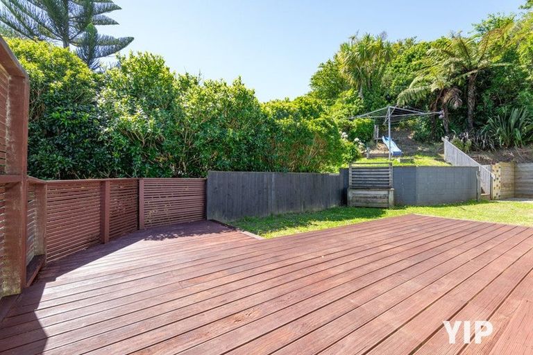 Photo of property in 19 Black Rock Road, Newlands, Wellington, 6037