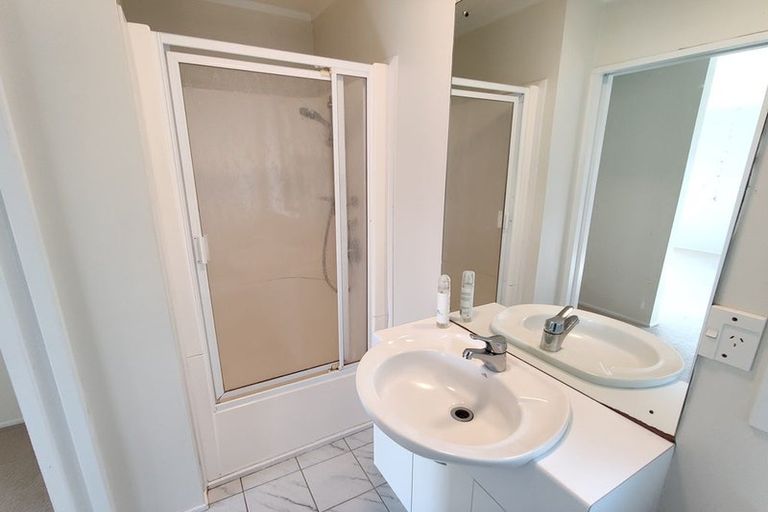 Photo of property in 2/87 Clovelly Road, Bucklands Beach, Auckland, 2012