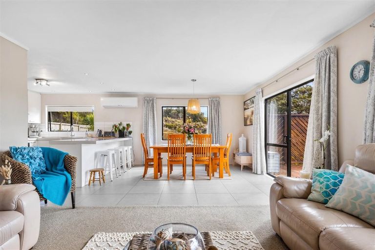 Photo of property in 22a Hammond Avenue, Hatfields Beach, Orewa, 0931