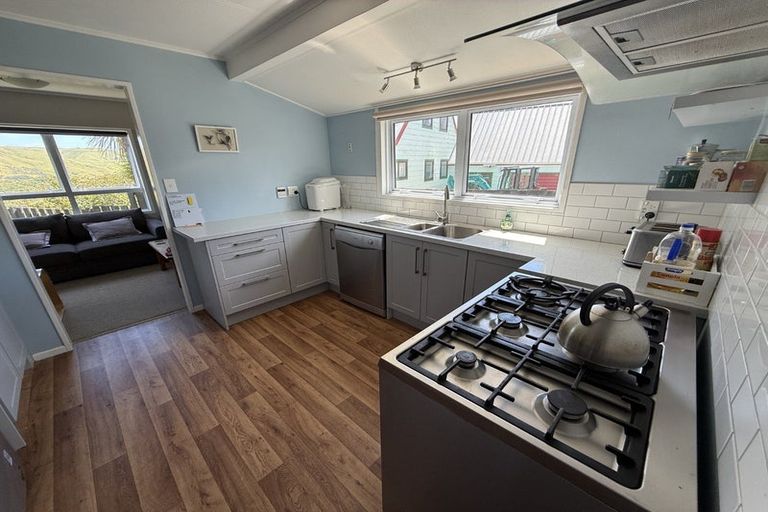 Photo of property in 43 Mossburn Grove, Kelson, Lower Hutt, 5010