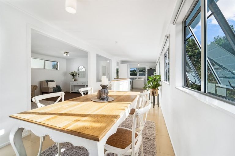 Photo of property in 45 Shakespear Road, Army Bay, Whangaparaoa, 0930