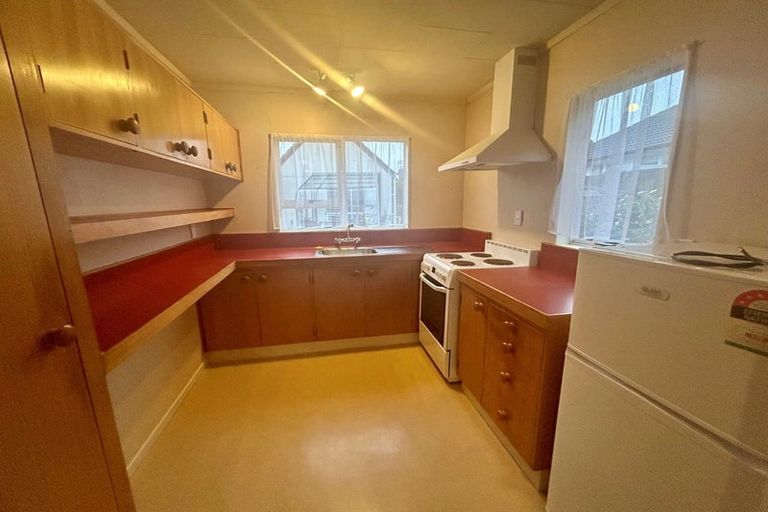 Photo of property in 1/2 Angell Street, Johnsonville, Wellington, 6037