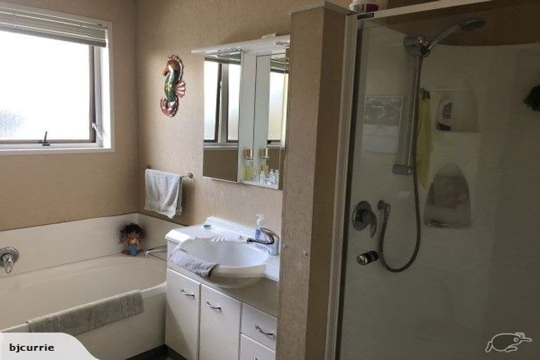 Photo of property in 60 John F Kennedy Drive, Milson, Palmerston North, 4414