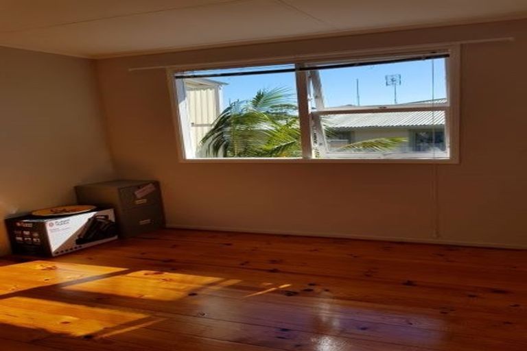 Photo of property in 114 Archers Road, Glenfield, Auckland, 0629