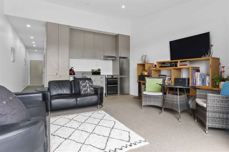 Photo of property in 25/28 The Avenue, Albany, Auckland, 0632