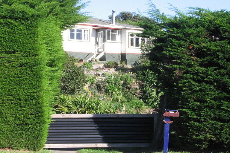 Photo of property in 24 Heperi Street, Waikanae Beach, Waikanae, 5036