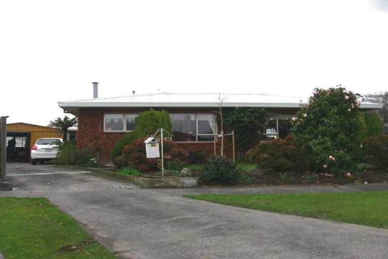 Photo of property in 22 Suzanne Grove, Kelvin Grove, Palmerston North, 4414