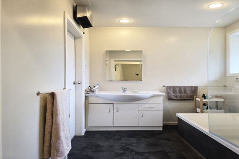 Photo of property in 123 Hargood Street, Woolston, Christchurch, 8062