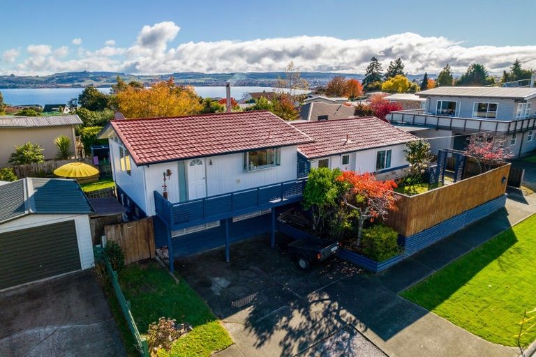 Photo of property in 4 Arrowsmith Avenue, Waipahihi, Taupo, 3330