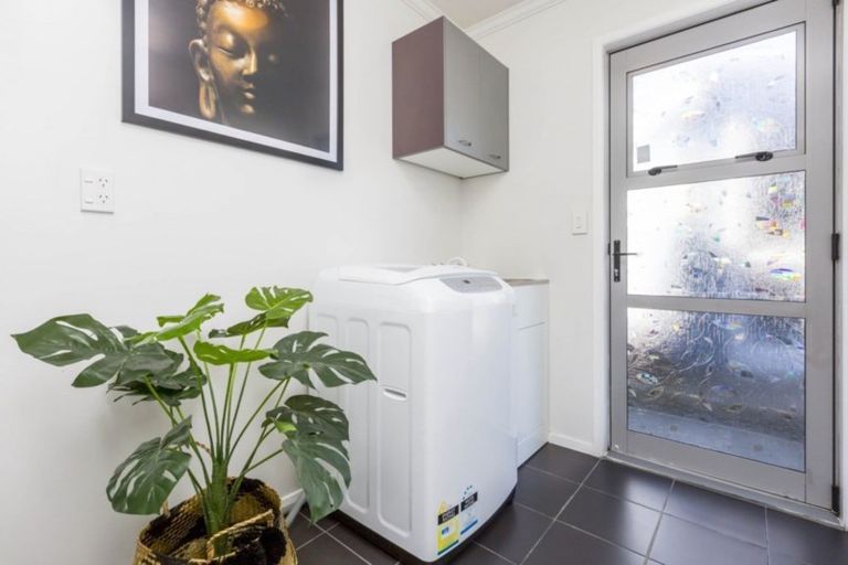 Photo of property in 50 Stokes Valley Road, Stokes Valley, Lower Hutt, 5019