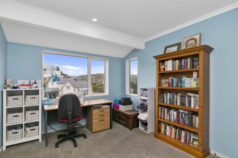 Photo of property in 7 Epic Way, Newlands, Wellington, 6037