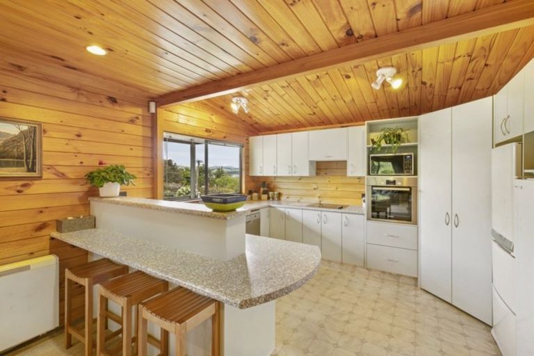 Photo of property in 2 Grand Vue Road, Kawaha Point, Rotorua, 3010