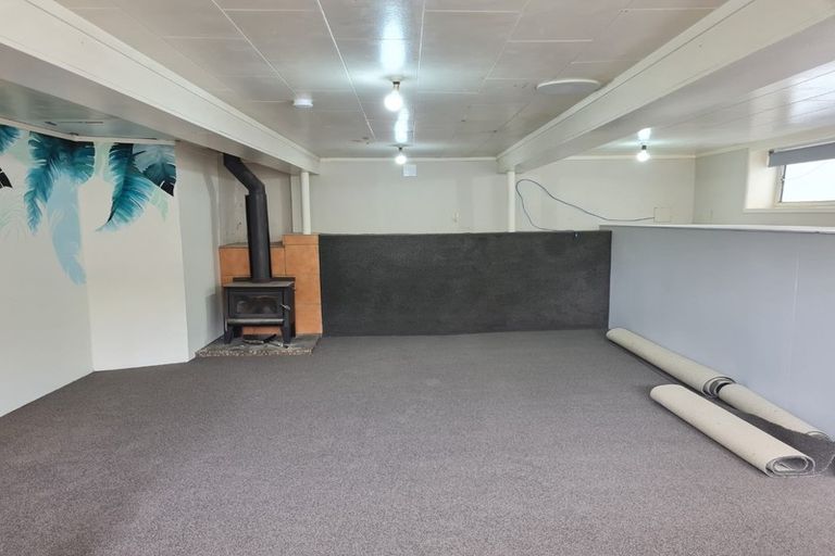 Photo of property in 38 Normanton Street, Glenfield, Auckland, 0629