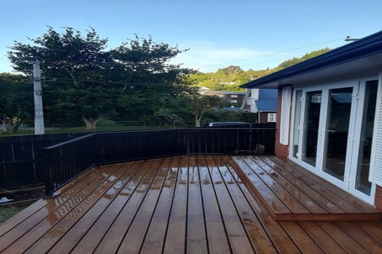 Photo of property in 12 Forest Road, Pinehaven, Upper Hutt, 5019