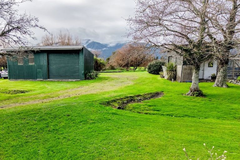 Photo of property in 390 Robertson Road, Harihari, 7884