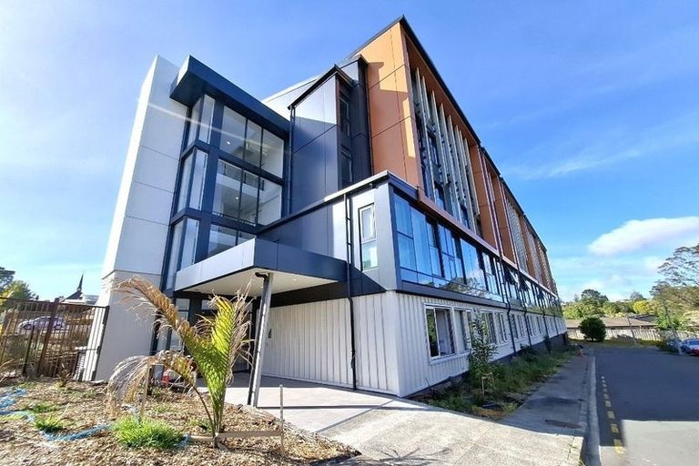 Photo of property in 13e/30 Westward Ho, Glen Eden, Auckland, 0602