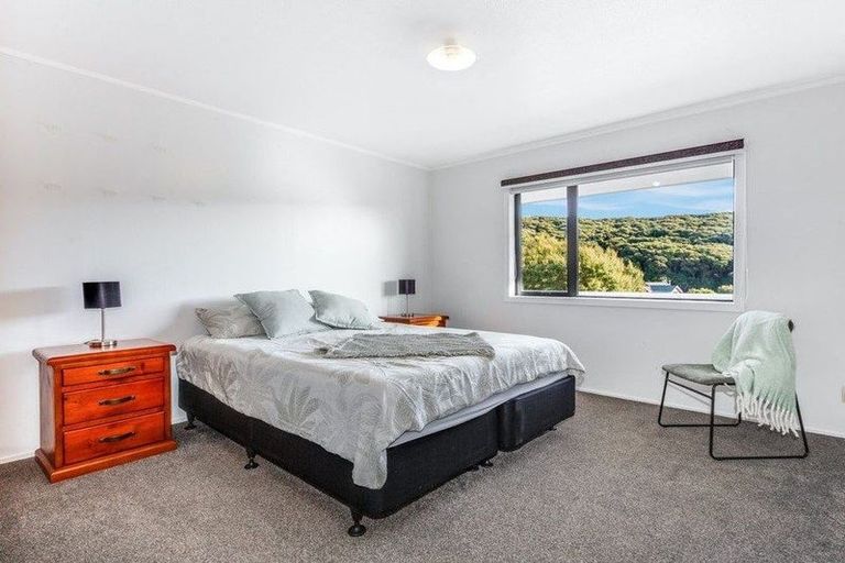 Photo of property in 49a Albatross Close, Whitby, Porirua, 5024