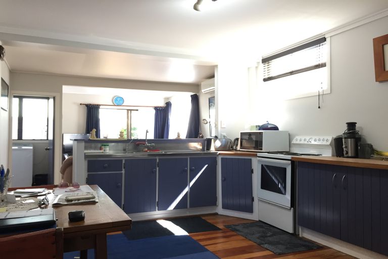 Photo of property in 47 Beach Road, Waihi Beach, 3611