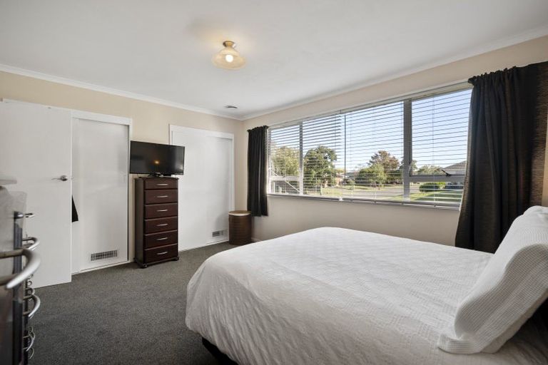 Photo of property in 2 Palliser Place, Milson, Palmerston North, 4414
