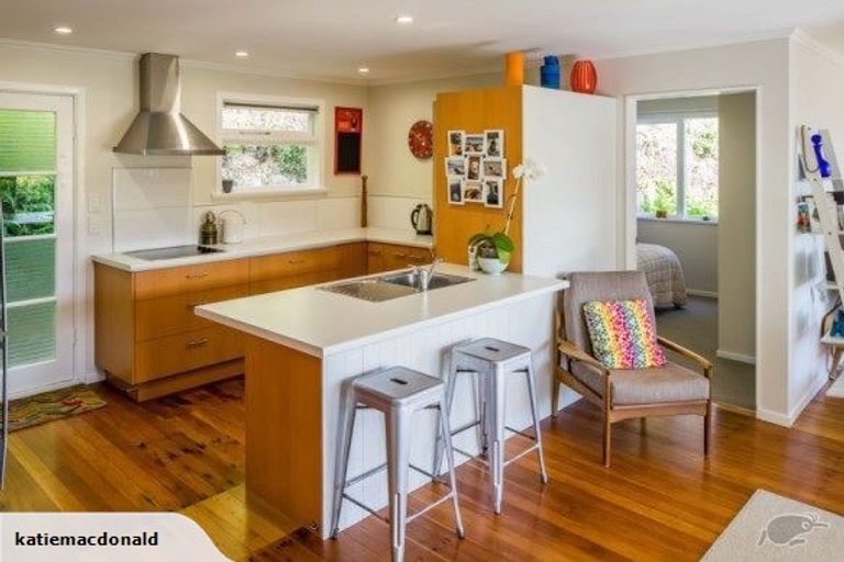 Photo of property in 26 Kiriwai Road, Paremata, Porirua, 5024