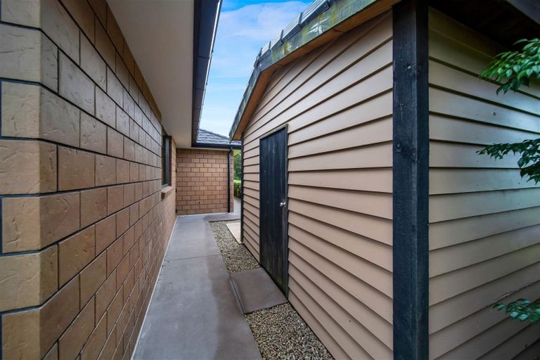 Photo of property in 15 Wentworth Lane, Waiwhakaiho, New Plymouth, 4312