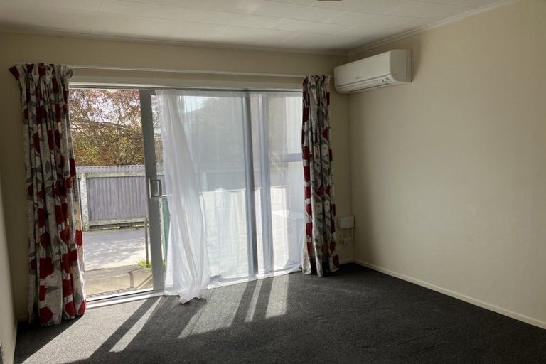 Photo of property in 5 Savage Crescent, Upper Hutt Central, Upper Hutt, 5018