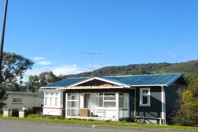 Photo of property in 19 Marsden Road, Greymouth, 7805