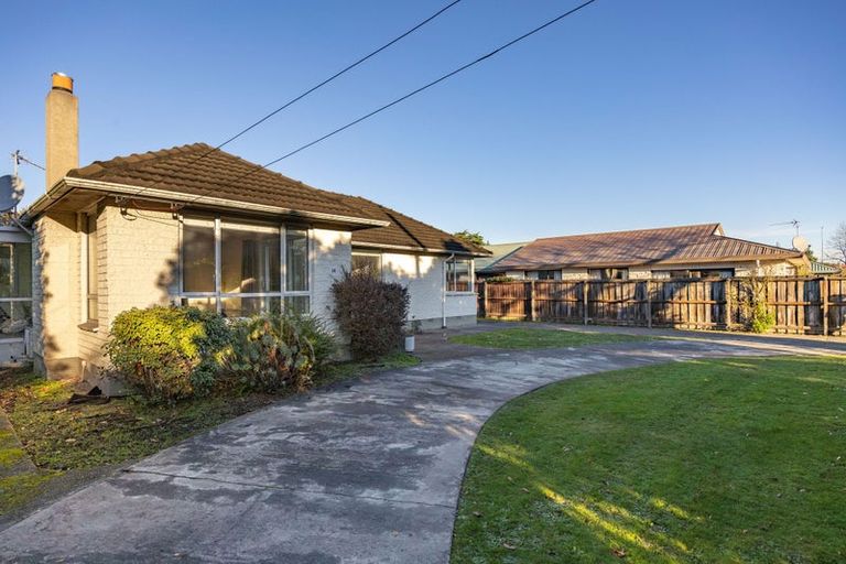 Photo of property in 14 Withells Road, Avonhead, Christchurch, 8042