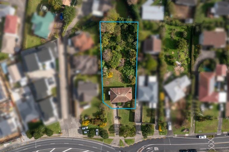 Photo of property in 518 Glenfield Road, Bayview, Auckland, 0629