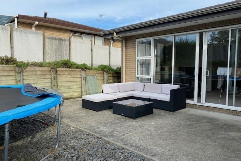 Photo of property in 16 Steeple Rise, Pakuranga, Auckland, 2010