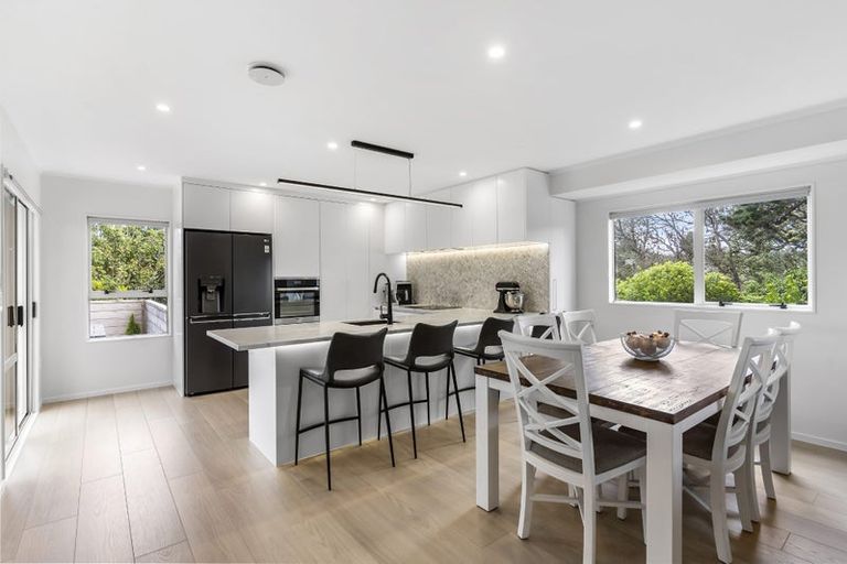 Photo of property in 10 Owl Court, Unsworth Heights, Auckland, 0632