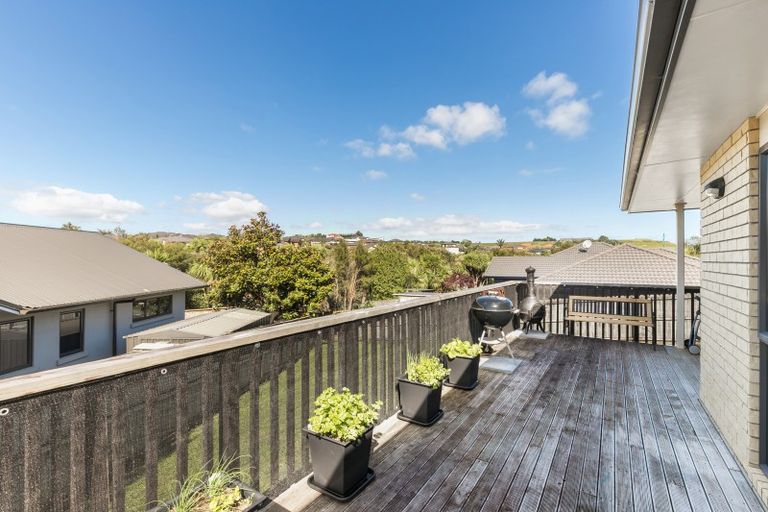 Photo of property in 12 Arthur Carwen Place, Pukekohe, 2120