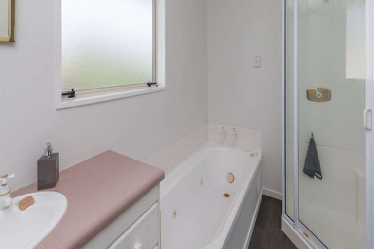 Photo of property in 6b Kelson Lane, Ilam, Christchurch, 8041