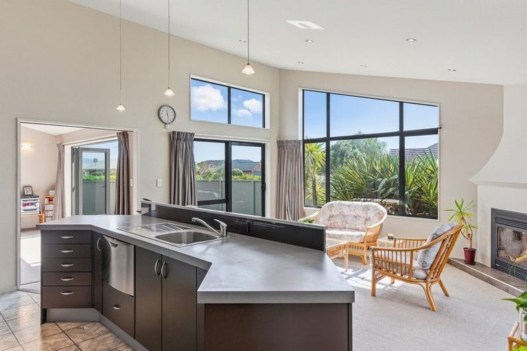 Photo of property in 2 Cadastral Court, Paraparaumu, 5032