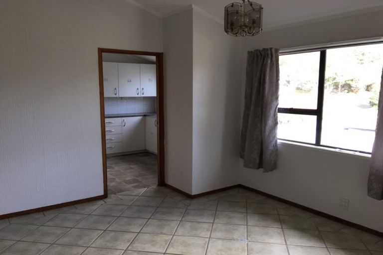 Photo of property in 38 Beaudine Avenue, Glenfield, Auckland, 0629