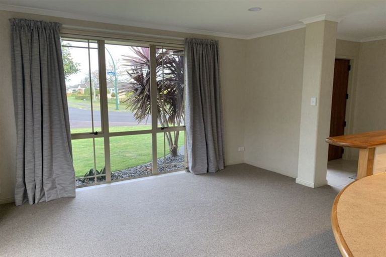 Photo of property in 12 Carribean Place, Papamoa Beach, Papamoa, 3118