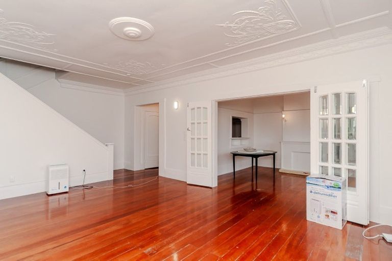 Photo of property in 241 The Terrace, Te Aro, Wellington, 6011